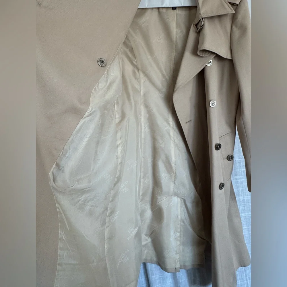 Burberry Beige Trench Coat - Picture 6 of 16
